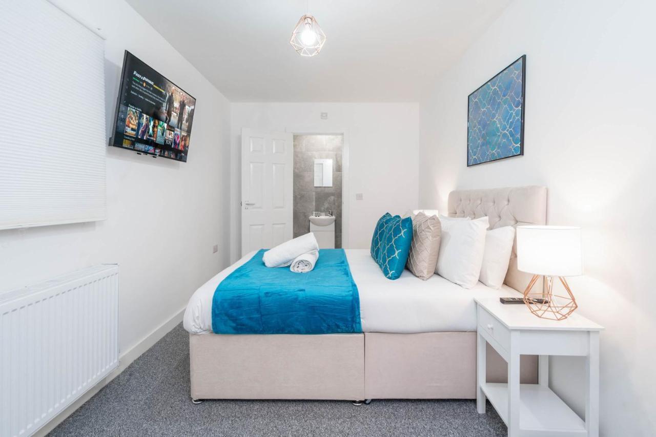 HAUS New 2 Bedroom Apartment l Ensuites l Smart TVS l WIFI l Netflix l Bearwood Birmingham Extérieur photo