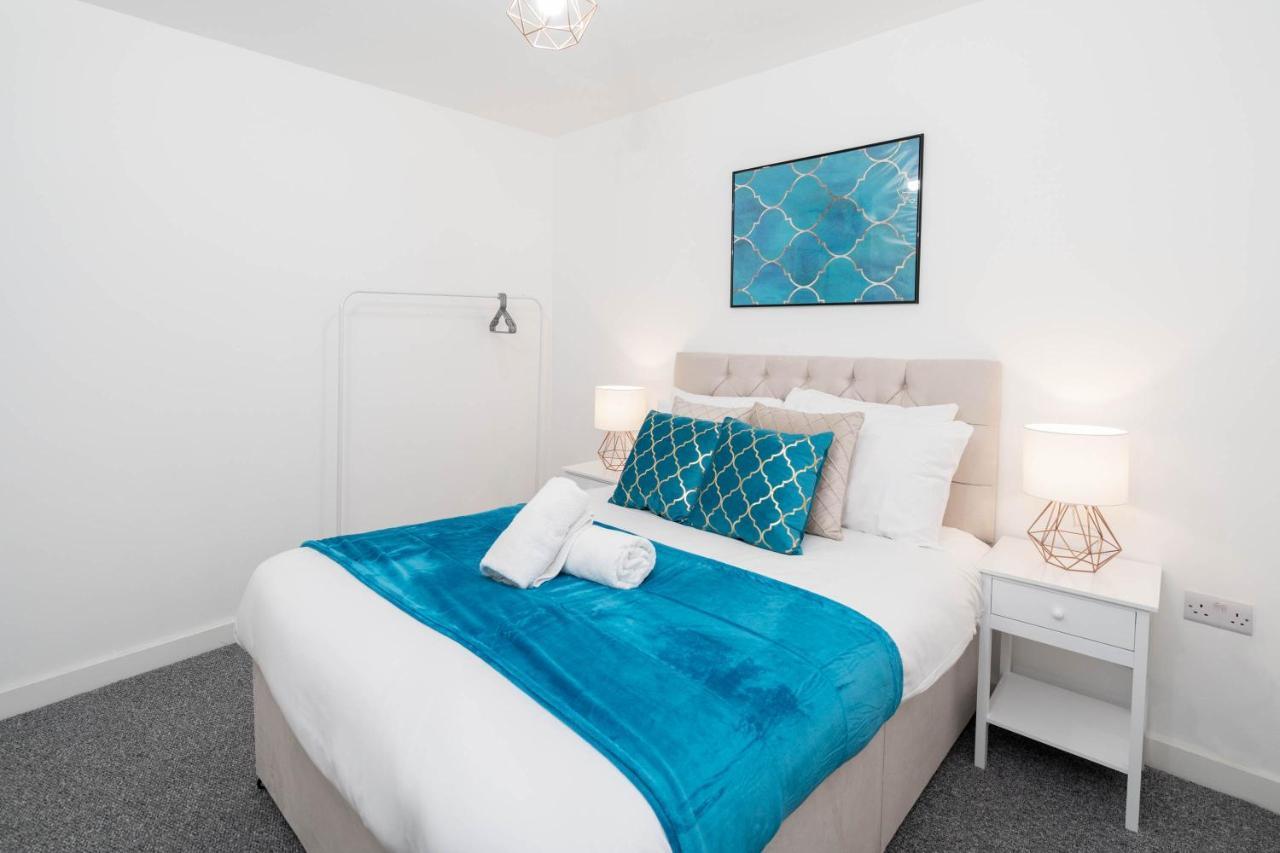 HAUS New 2 Bedroom Apartment l Ensuites l Smart TVS l WIFI l Netflix l Bearwood Birmingham Extérieur photo