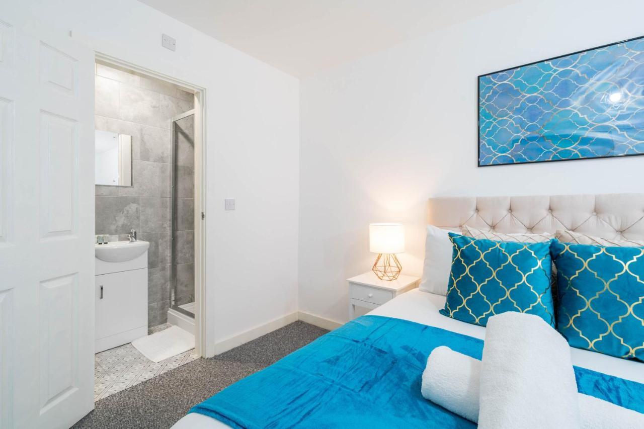 HAUS New 2 Bedroom Apartment l Ensuites l Smart TVS l WIFI l Netflix l Bearwood Birmingham Extérieur photo