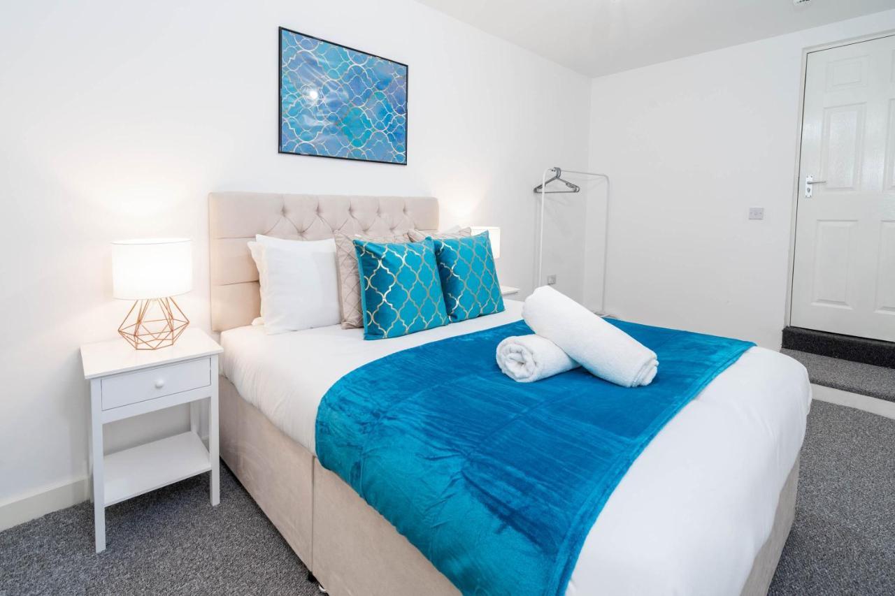 HAUS New 2 Bedroom Apartment l Ensuites l Smart TVS l WIFI l Netflix l Bearwood Birmingham Extérieur photo