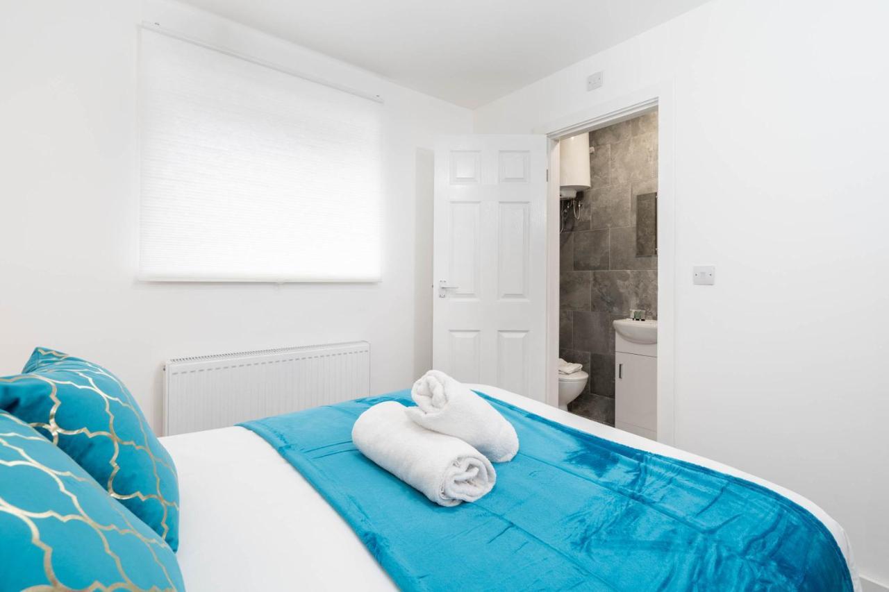 HAUS New 2 Bedroom Apartment l Ensuites l Smart TVS l WIFI l Netflix l Bearwood Birmingham Extérieur photo