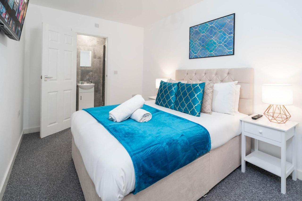 HAUS New 2 Bedroom Apartment l Ensuites l Smart TVS l WIFI l Netflix l Bearwood Birmingham Extérieur photo