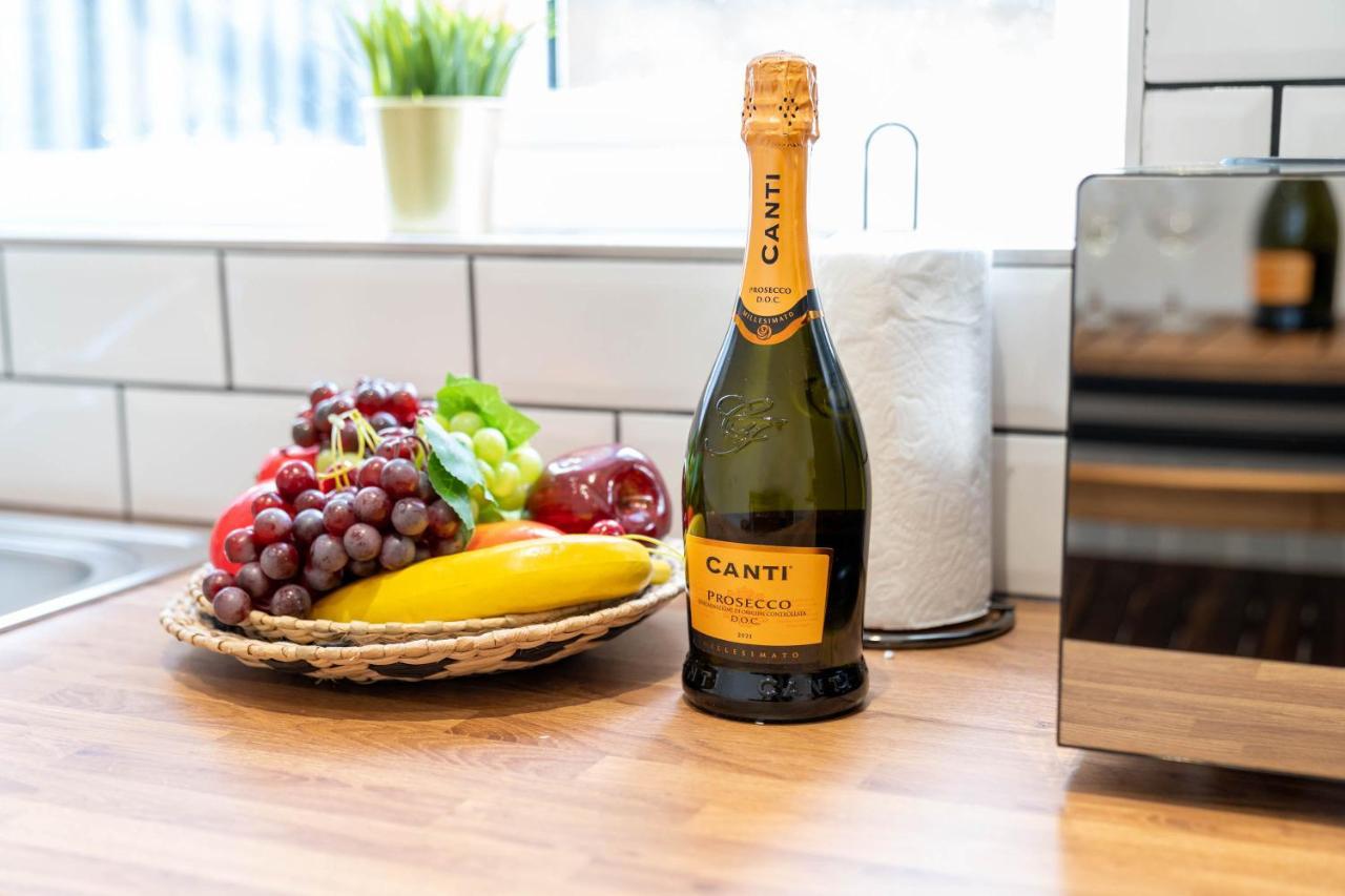 HAUS New 2 Bedroom Apartment l Ensuites l Smart TVS l WIFI l Netflix l Bearwood Birmingham Extérieur photo