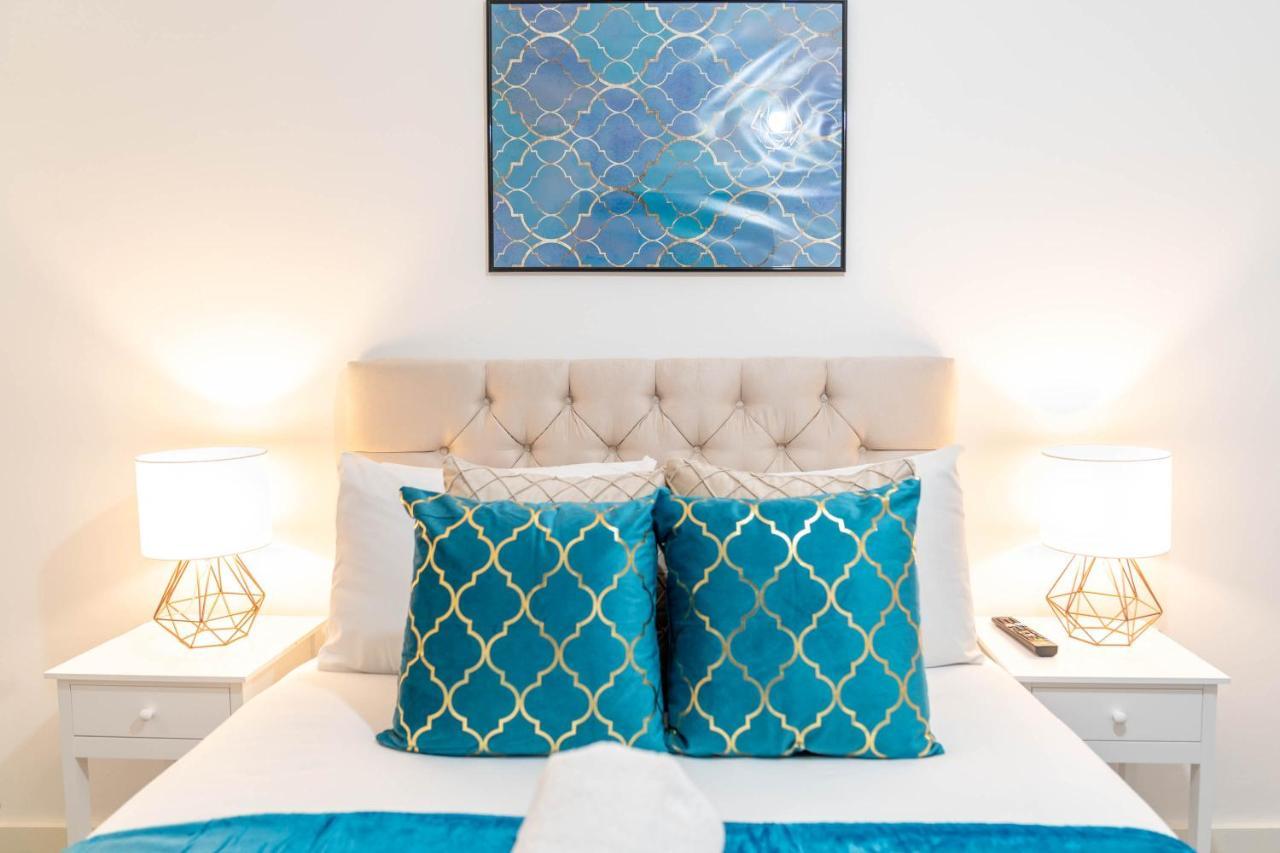 HAUS New 2 Bedroom Apartment l Ensuites l Smart TVS l WIFI l Netflix l Bearwood Birmingham Extérieur photo